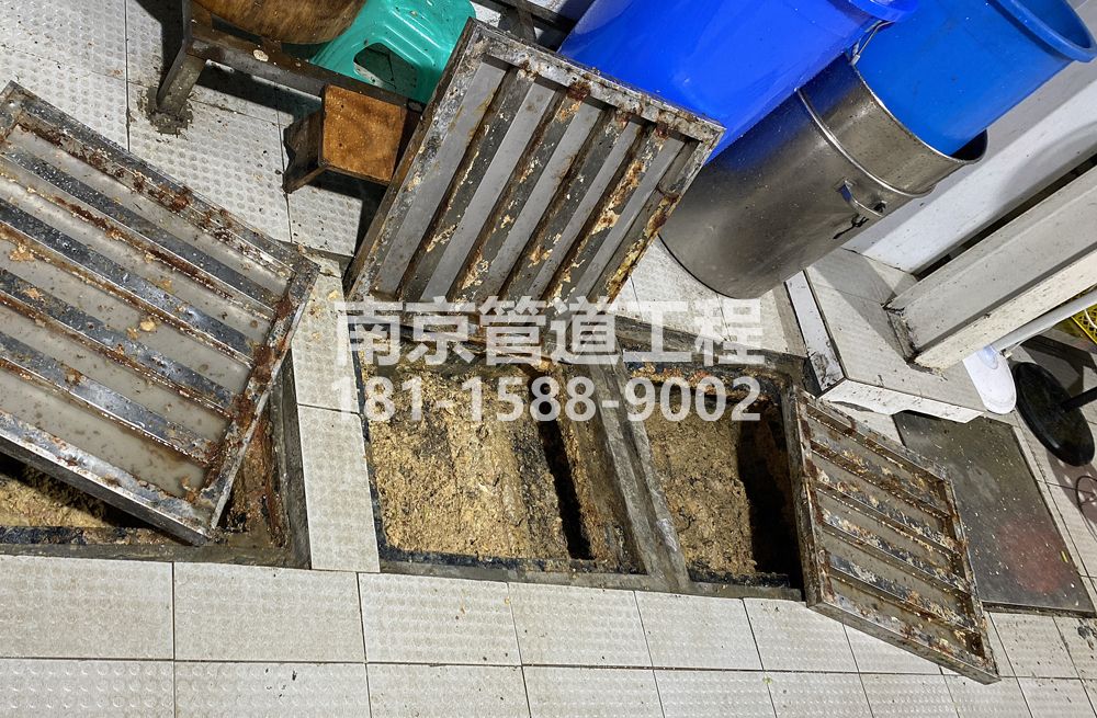 278古林城管中队食堂隔油池清理